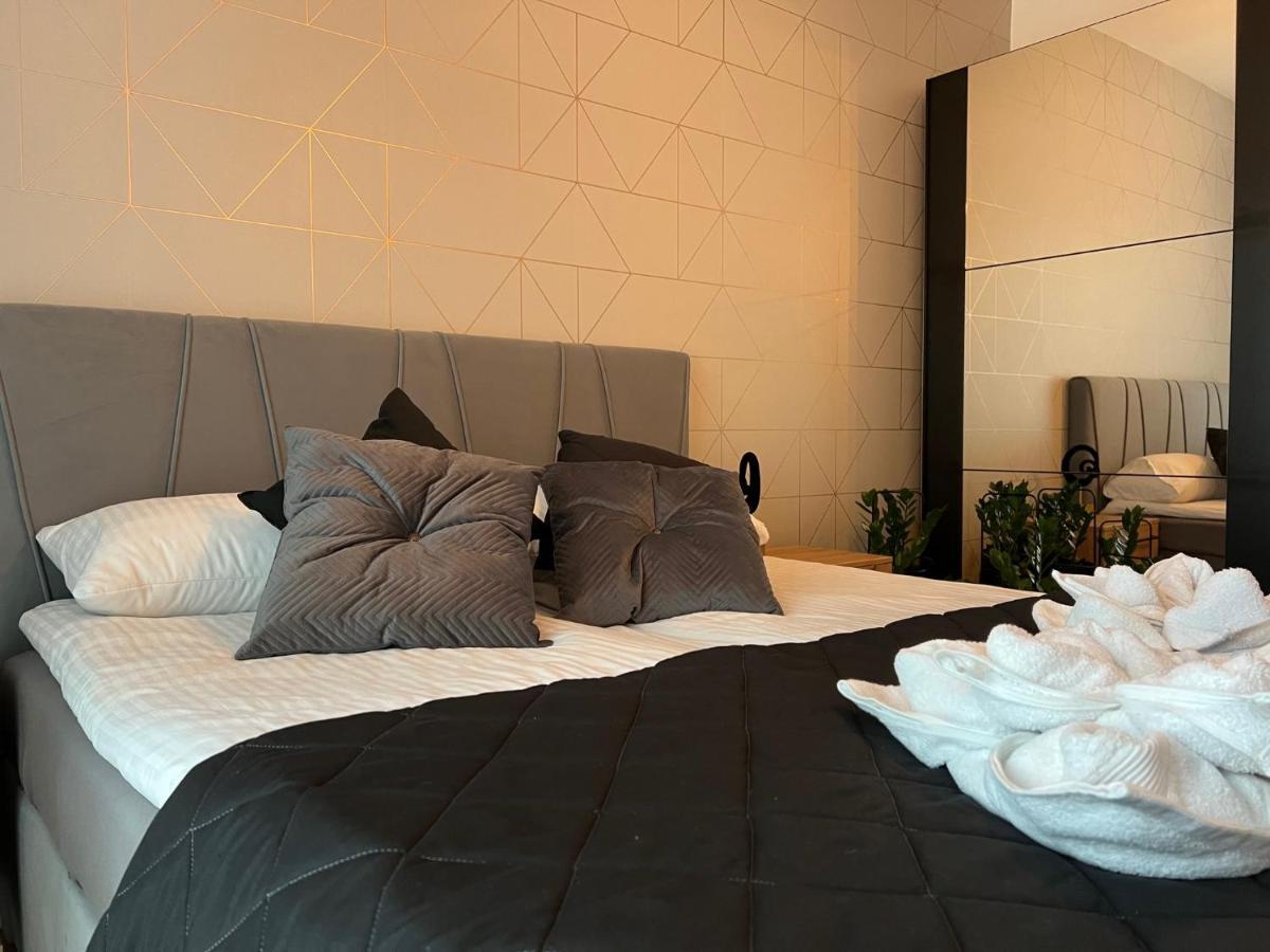 Family & Business Elegant Apartments, Kadzielnia, Wdk, Stadion Korona -1 Bedroom, Terrace, Garage, New! Kielce Buitenkant foto